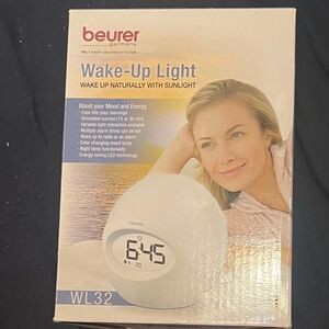 Beurer "Wake up" Alarm Light.   gradually mimic the effect of Sunlight. NIB